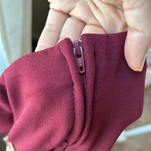 Beautiful dress, used once looks like new - Picture 4 of 5